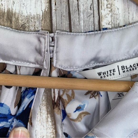 White House Black Market Lavender Floral Sleeveless Blouse - Picture 7 of 8